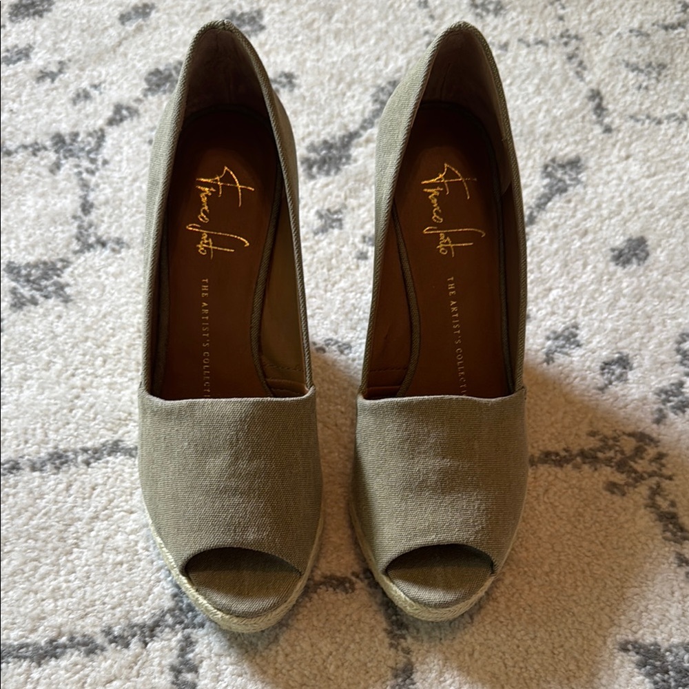 Franco Sarto Olive Green Peep Toe Espadrille Shoes  (6.5) (Like New)